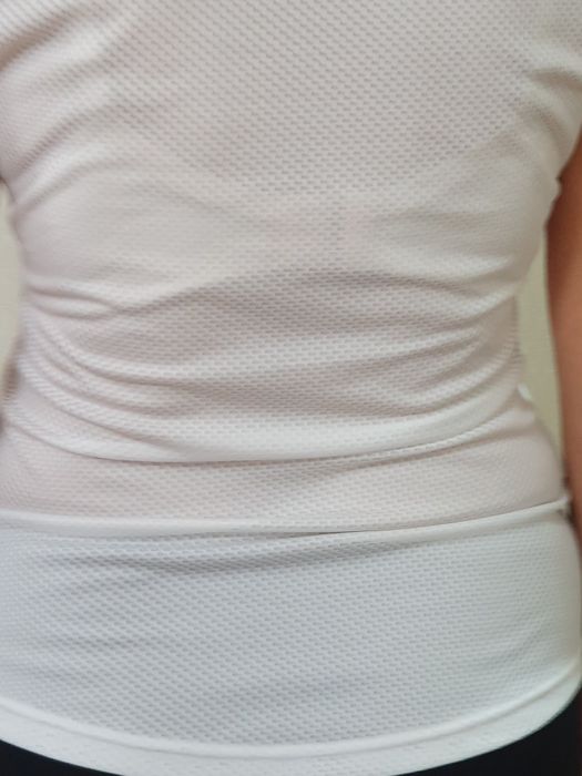 Футболка женская белого цвета