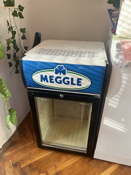 MEGLE хладилник- витрина