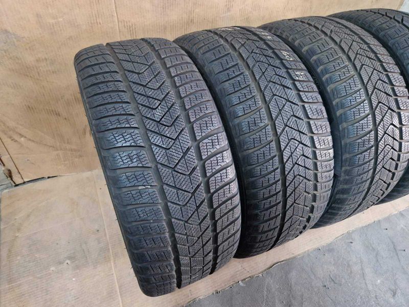 4 Pirelli R19 235/40
зимни гуми DOT2620