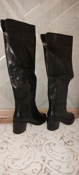 Продам новые сапоги. Торг!