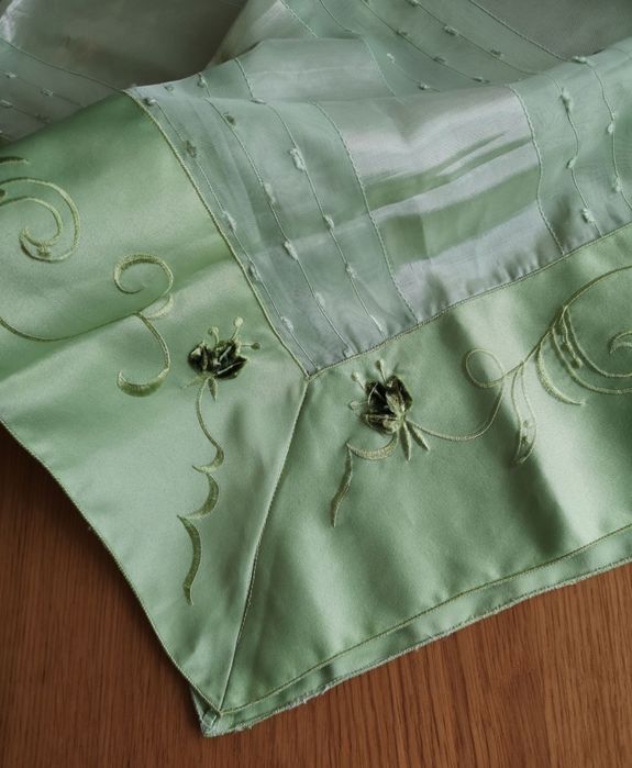 Față de masă rotunda d 87cm, noua, 4 șervețele, ovala, pătrata, petale