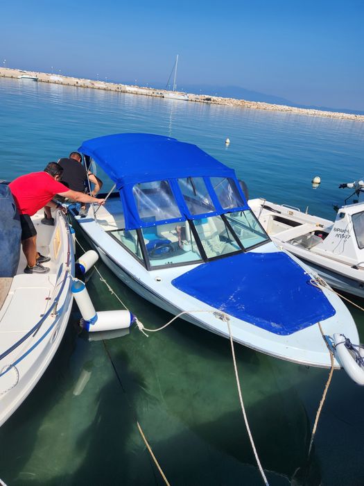 Barca 6 persoane Glastron Invader