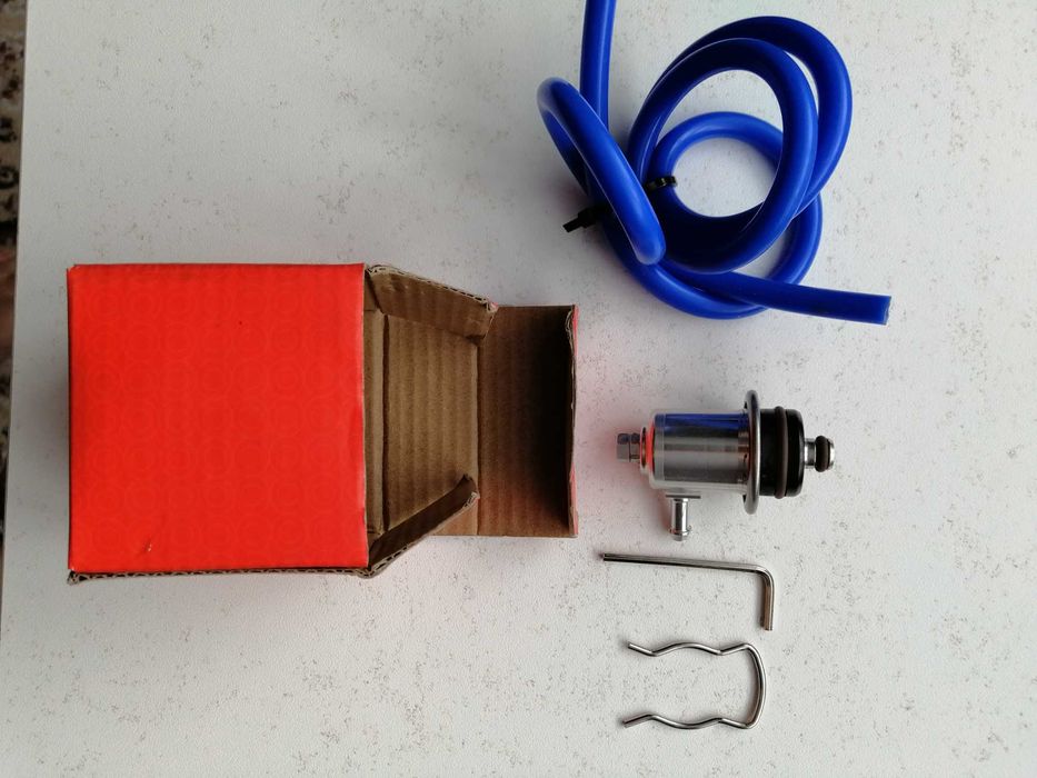 Регулятор давления топлива Audi 100c4 2.6