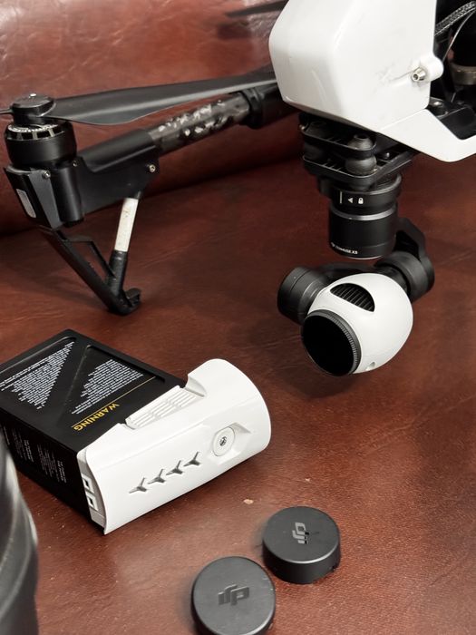 Drona profesională DJI INSPIRE 1+Zenmuse X3,geantă transport,2 baterii