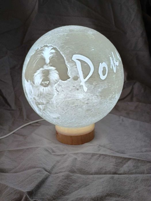 3D Нощна Лампа „Луна“ със Ваша Снимка – Персонализиран Подарък