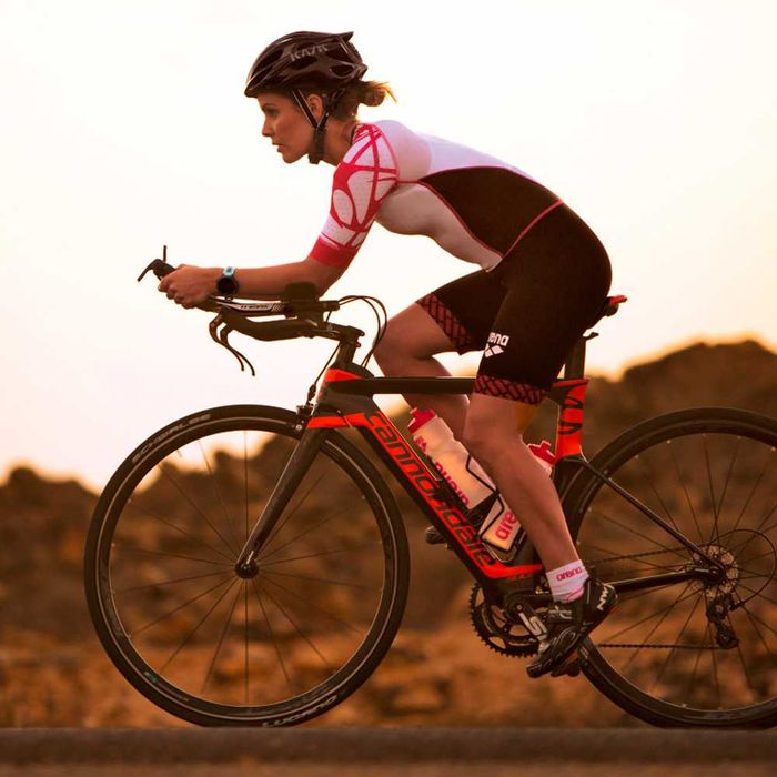 ХИТ ПРОДАЖ! Женский триатлонный костюм Arena Trisuit Aero