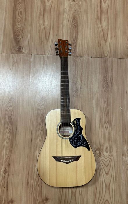 Chitara acustica Hora