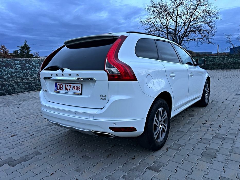 Volvo XC60 2.4 D4 AWD – 181 CP – R-Design – 2014 – Stare impecabilă