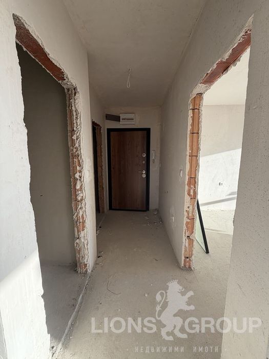 Продава се Тристаен апартамент в Варна, Левски - 87 кв.м за 1041 €/кв.м - Снимка #2
