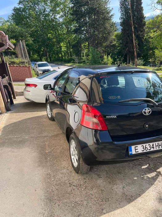 Кола Toyota Yaris