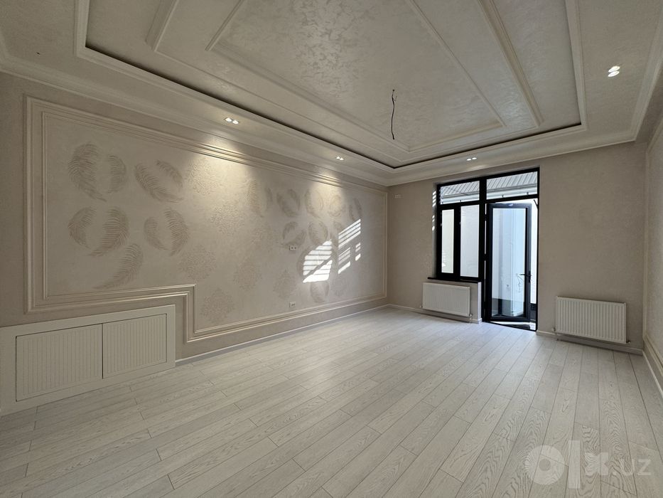 Циолковского | 400 м² | 3,2 сотки | бассейн