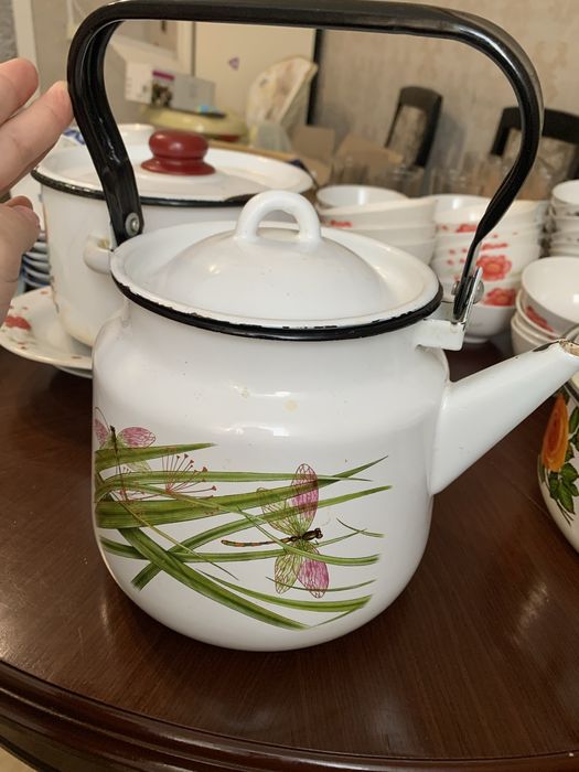 Продам тарелки, блюдо, кастрбли