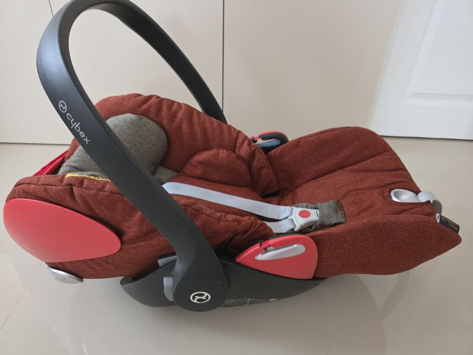 Scoică auto Cybex Cloud Q Platinium + baza ISOFIX Cybex Q-fix