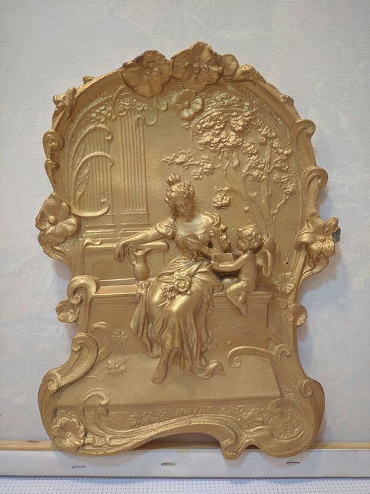 Настенное панно, барельеф.