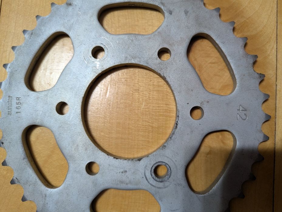 Foaie pinion spate motocicleta Sunstar 165R 42T dinti pt Kawasaki