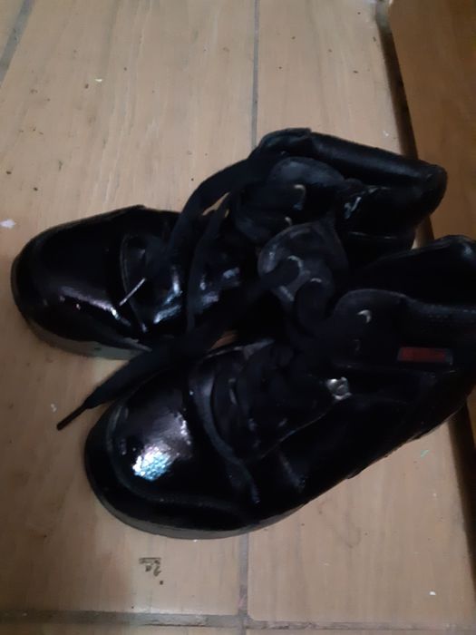 Детская обувь - 500 тенге.