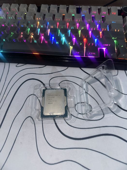 Процессор i5-12400F