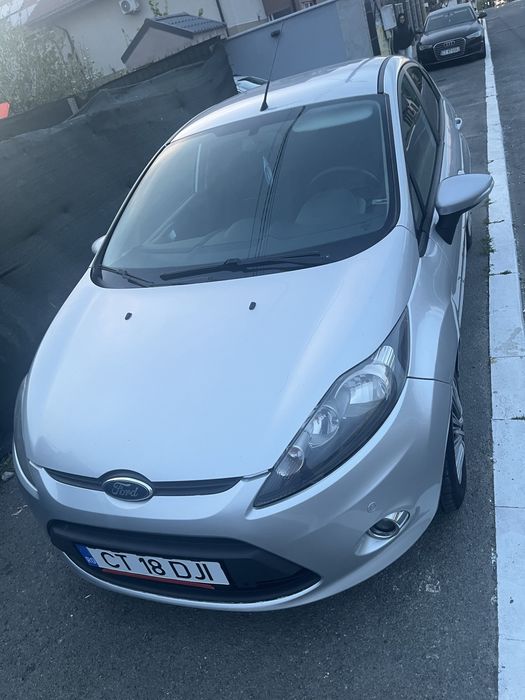 Proprietar. Vand Ford Fiesta 1,6 TDCI  , pret 3000 €.