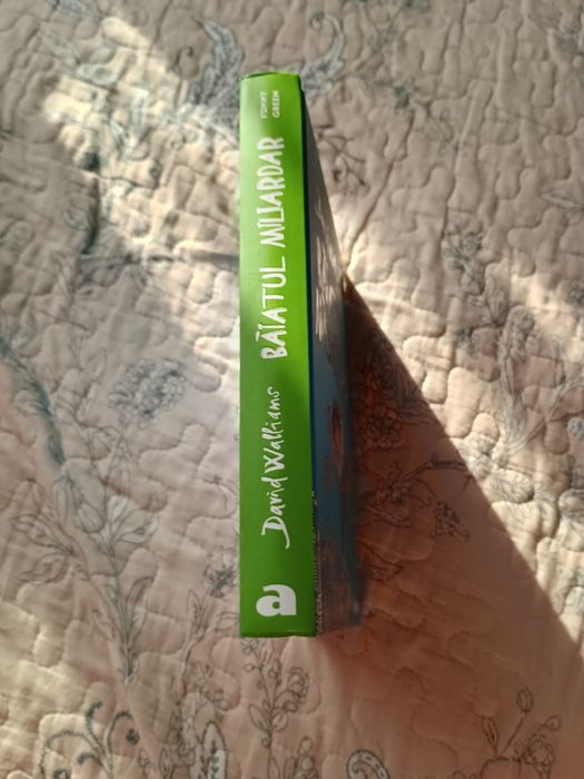 Carte Băiatul miliardar