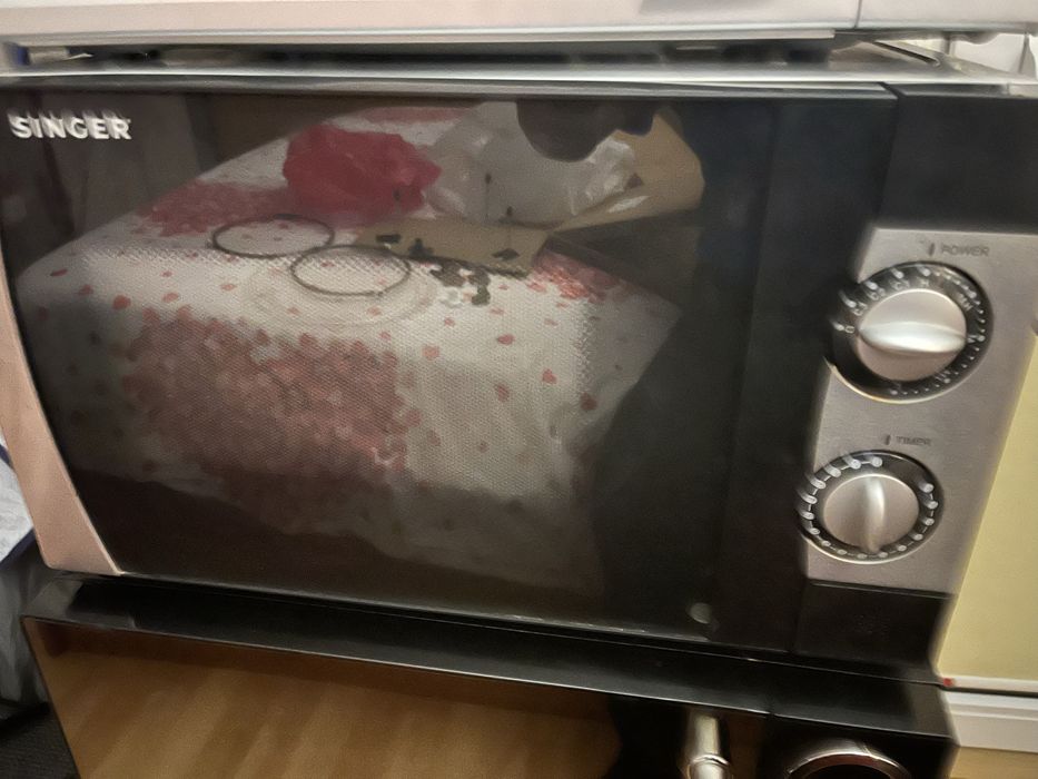 Микровълнова фурна с грил Candy