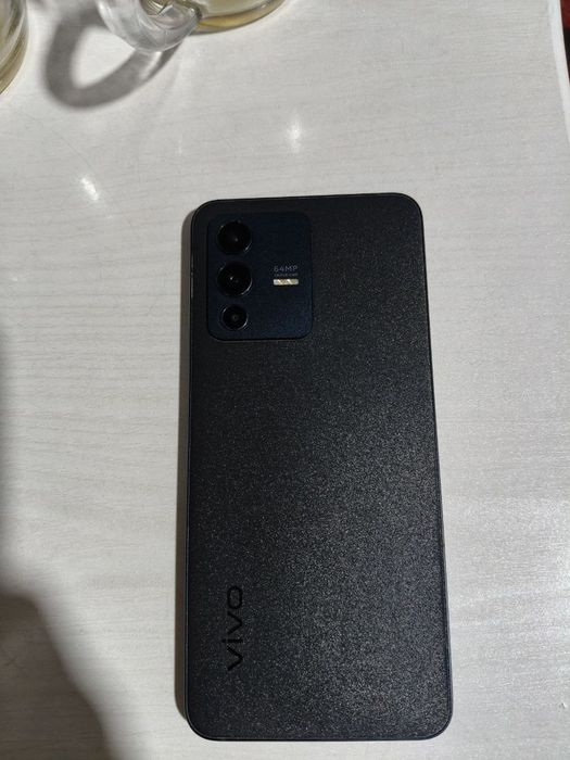 Oppo reno 13 vs Vivo v23 5G