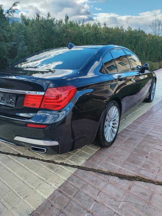 BMW F01 750li на части