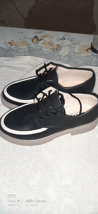 Oyoq kiyim. Qizlar va ayollar uchun lofer 37razmer