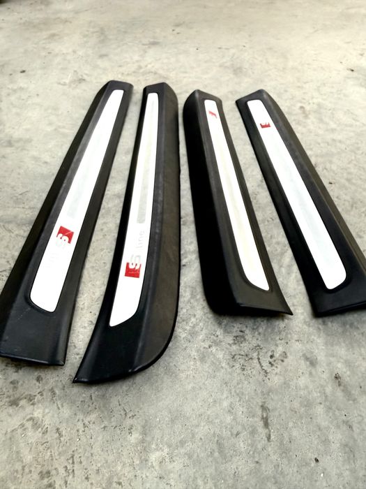 Декоративни лайнсни на праговете audi q7 4l