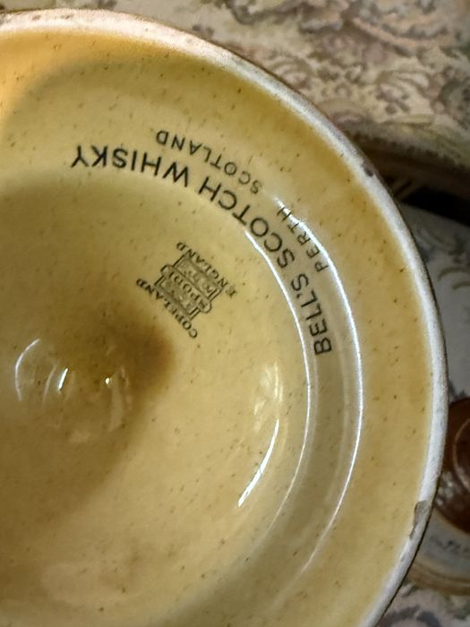 колекция от 5 стари порцеланови бутилки от уиски белс