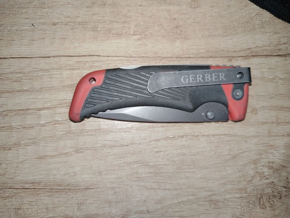 Продавам ножче на Gerber