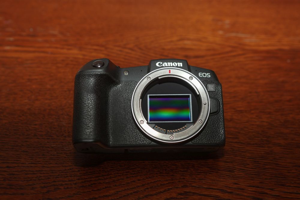 Canon EOS RP – Full Frame, Отлично състояние, Пълен комплект
Продав