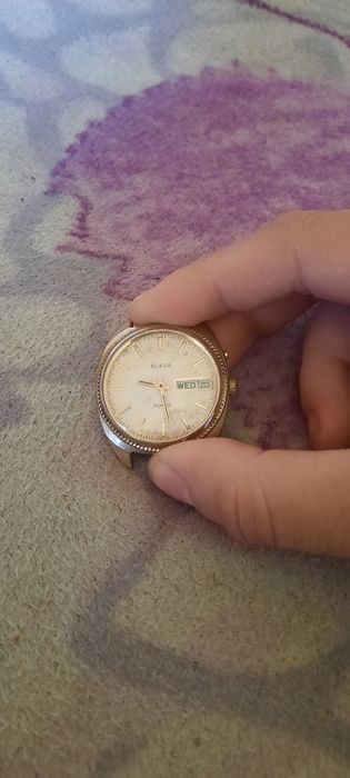 4 часовника работещи