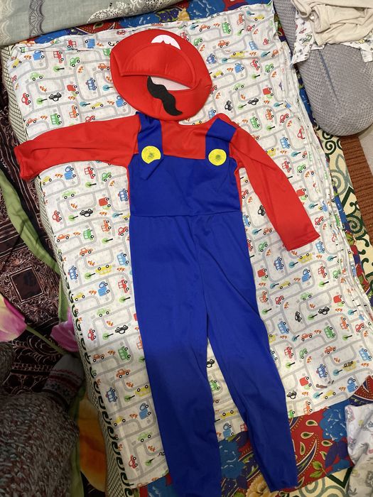 Продам костюм Марио на 4-5 лет
