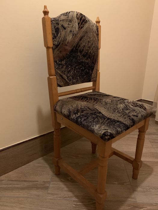 Vand scaune bucatarie