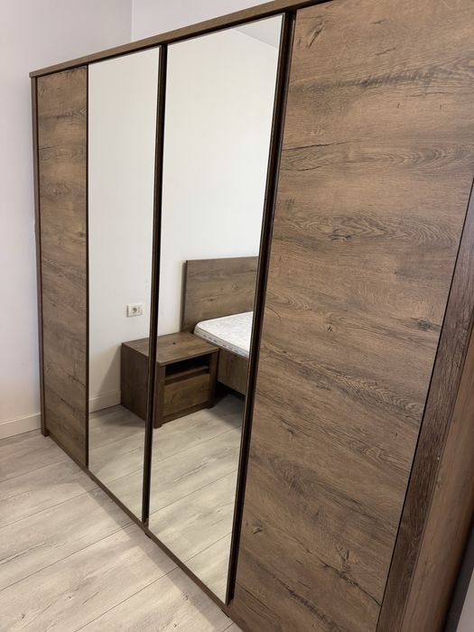 Apartament 2 camere, decomandat, loc de parcare inclus.