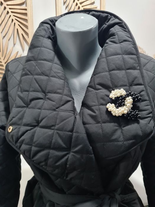 Brosa handmade alb negru