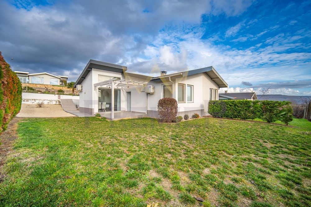 Къща в Добрич, област-с.Кранево площ 53 цена 73000