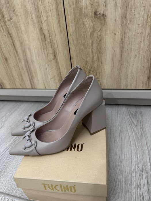 Продам женские туфли.