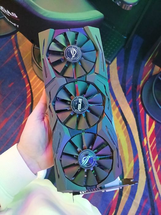 Placă video ASUS GeForce GTX 1080 Ti