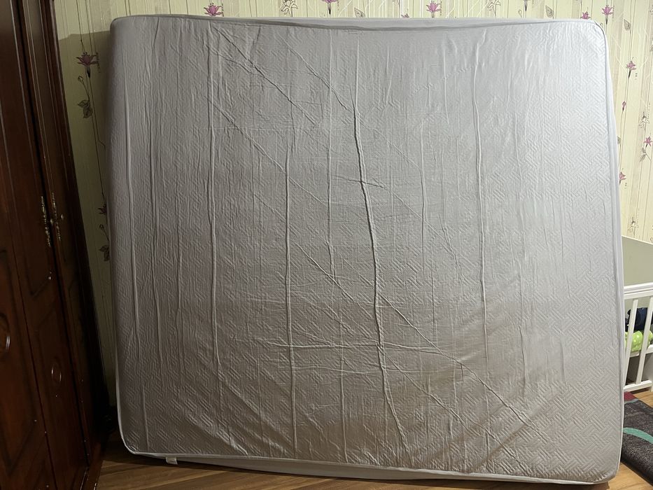 Продам матрас в хорошем состоянии