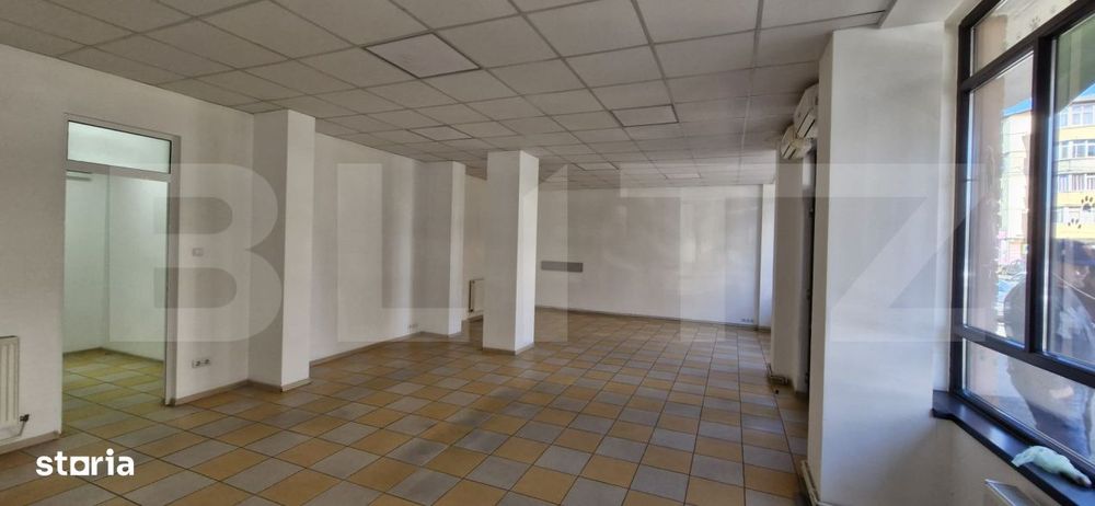 Spatiu comercial, 82 mp, zona Micro 11