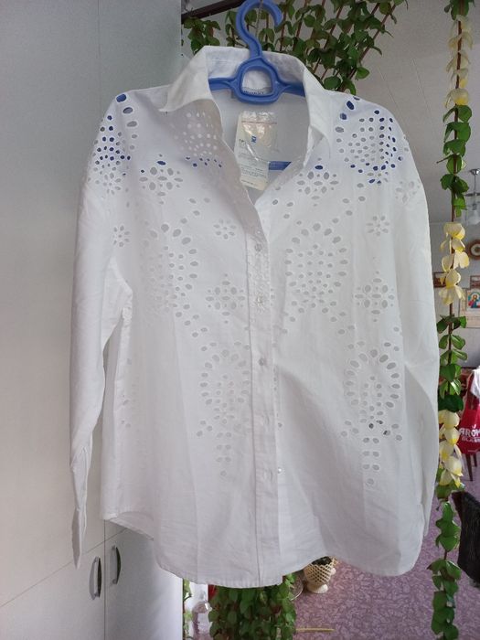 Новые привозные плащи,свитер,платье 48раз.