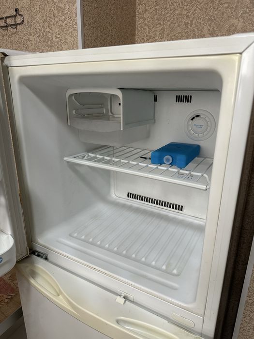 Продам б/у холодильник 40.000