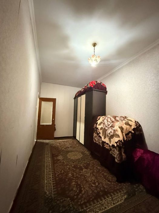 Massiv panelniyda 4 xonalik uy sotiladi