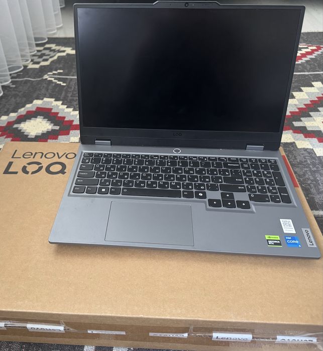 Lenovo Loq 15IAX9