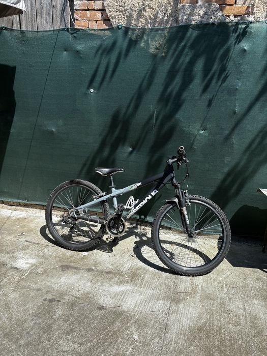 Vand bicicleta serious dirt (nu Santa Cruz ,Rockrider, Canondel,Trek)
