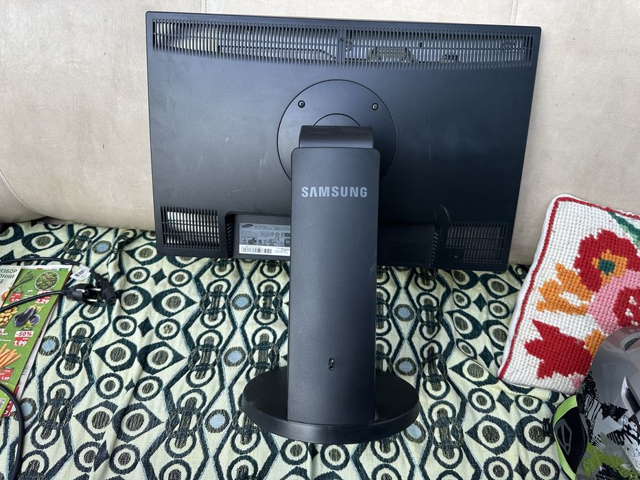 Момитор Samsung 2443BW-24