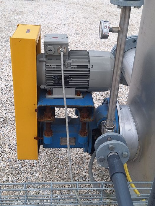 Вакуум помпа с воден пръстен