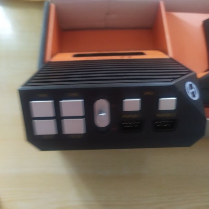 Приставка Atari Retron 77