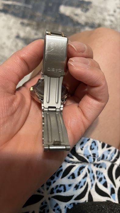 Продам часы Casio женские
